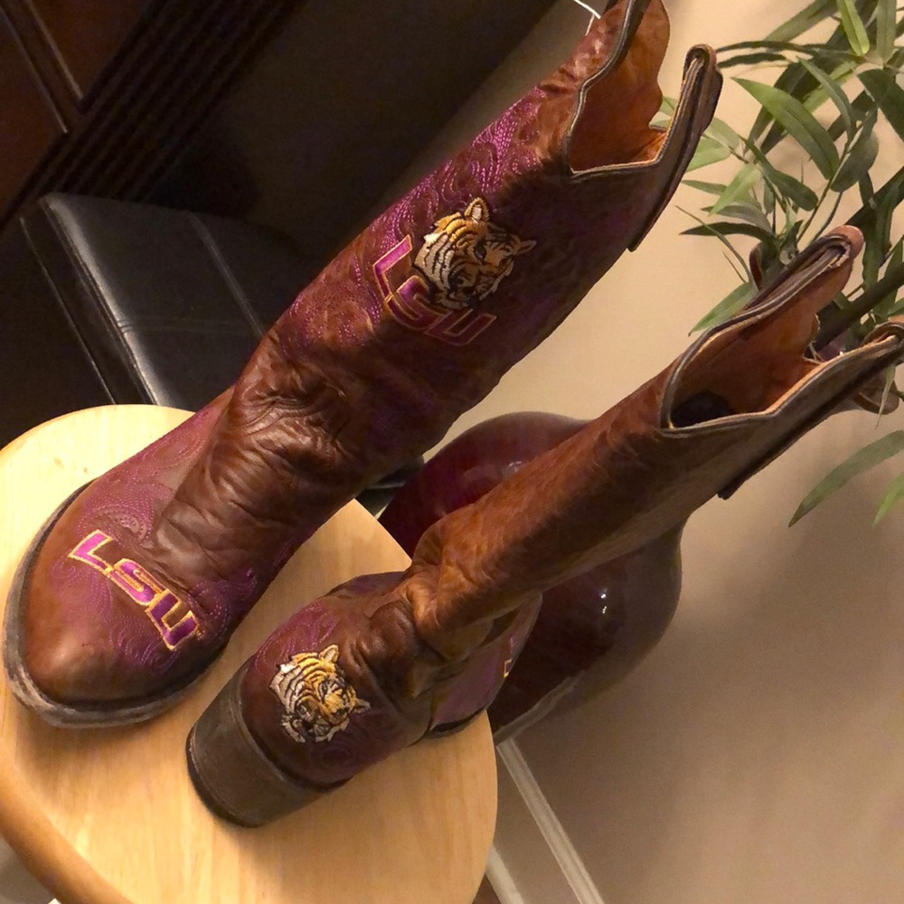 Perfect for the LSU tiger fan - game day boots!!